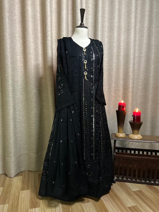 Pakistani Indian Formal Wear Chiffon Maxi with Dupatta and Malai Trouser | Zarveil